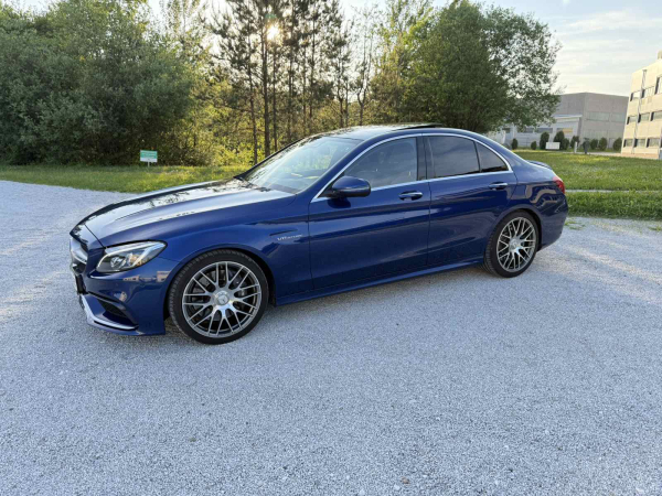 MERCEDES BENZ C / 63 AMG